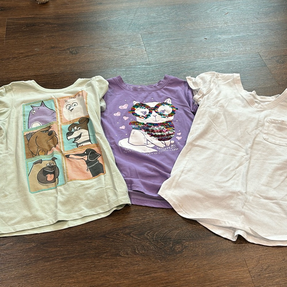 Lot of 3 shirts. 2 of the 3 shirts are BCG. 1 out of the shirts is from target.